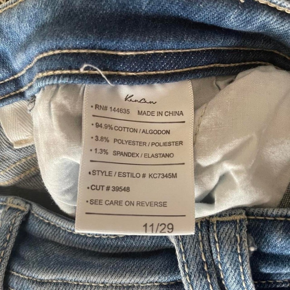 KanCan blue denim jeans w/ button fly & distressed details flare jeans size 11 - Picture 4 of 7